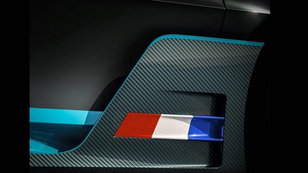 bugatti divo teaser 1 1024x577 - Bugatti продемонстрировала силуэт нового гиперкара за 5 млн. евро