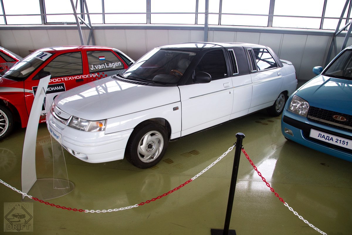 2563810 - Немного истории: Первый лимузин современной России - ВАЗ-21109 «Консул»