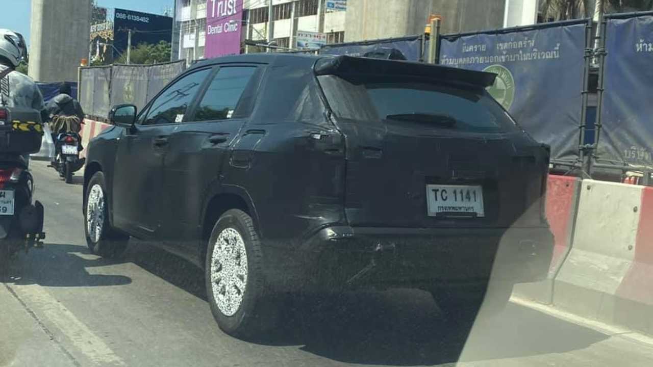 zagruzhennoe - Новый кроссовер Toyota Corolla Cross в "камуфляже" заметили в Тайланде